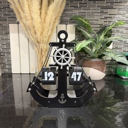 Anchor Clock