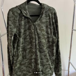 Lululemon Men’s full zip green camo