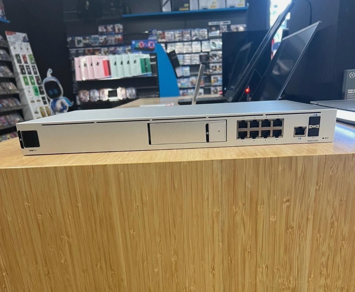 UniFi Dream Machine Pro (UDM-PRO)