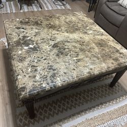 big and heavy marble coffee table like new 