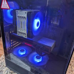 Custom Ryzen Gaming/
Production PC
