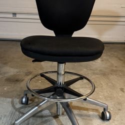 COMPUTER CHAIR