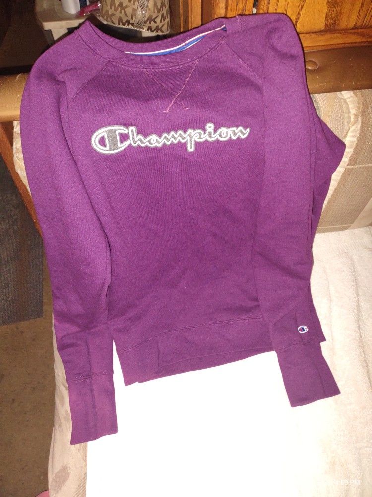 Women's Champion Sweatshirt Size Small