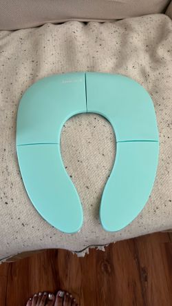 Travel seat for toddler