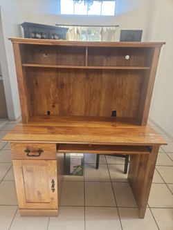 Computer desk