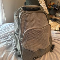 LOW PRICE MOVING- DOG/CAT CARRIER BACKPACK