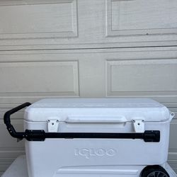 IGLOO MAX COLD LARGE ROLLING COOLER