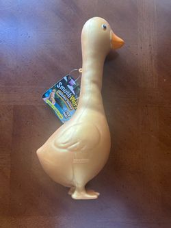 SmushWorld Golden Goose Squishy Toy