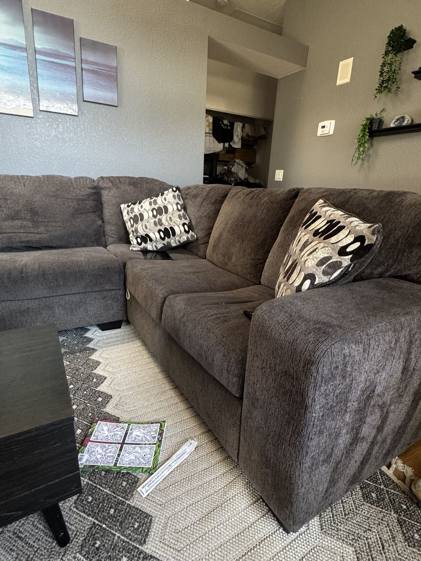 Gray 6 Cushion Couch/sectional