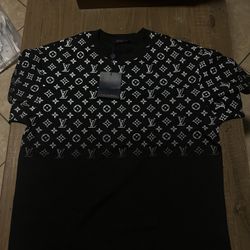Black LV Shirt Size M,L,XL,2XL Brand New With Tags And Bag