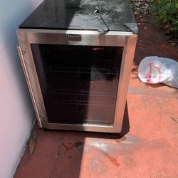 Magic Chef Drink Fridge 