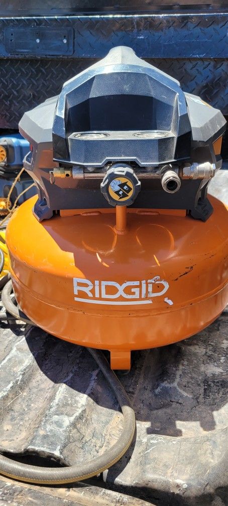 Rigid 120 V Air Compressor