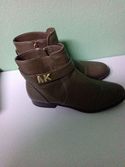 Michael kors shoes size 10