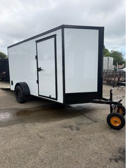 Trailer enclosed 6 x 12 polycore 0.80 I have the title