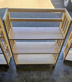 Folding bookshelves