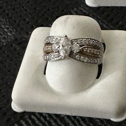 14K gold Whit Diamonds.