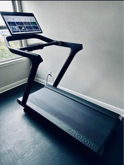 2021 Peloton Tread, ~31 Rides, Like-New, Millington