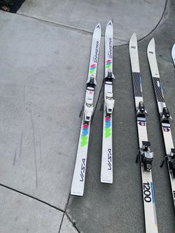 Vintage Dynastar Skis w/ Salomon Bindings – Retro Graphics – Good Condition