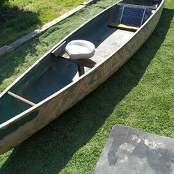 Canoe With Solar Panel