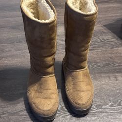 Size 7 women’s UGG boots preloved no insoles