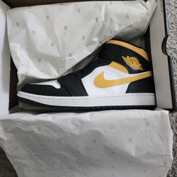 Air Jordan 1 Mid