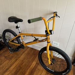 Kink Curb 2013 Bmx Bicycle 