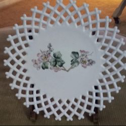 Chalinnor Taylor White Milk Glass Lattice 10.5