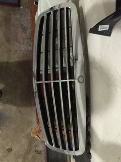 Mercedes c-class grille