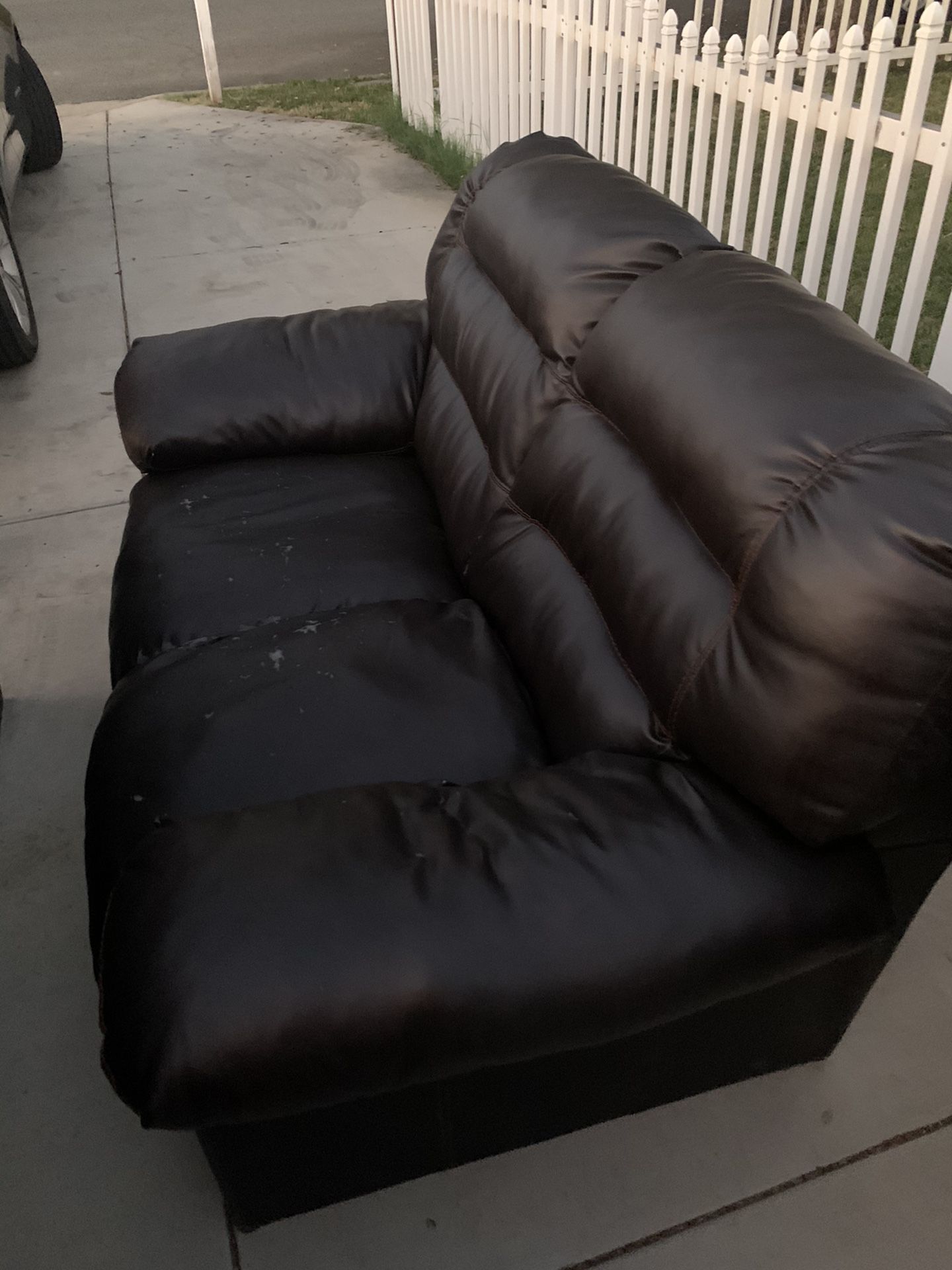 Free Couches Sofa And Loveseat