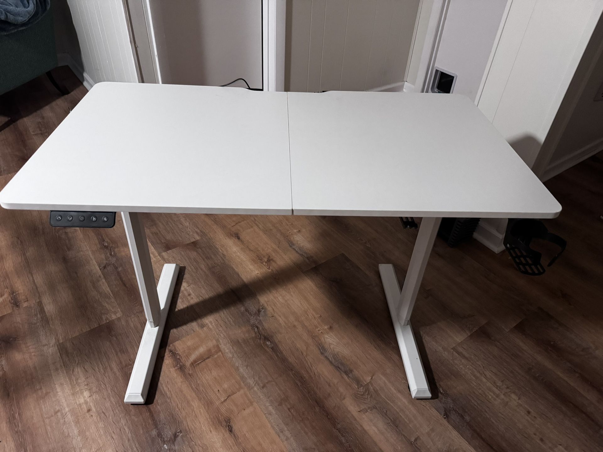 Adjusting Desk