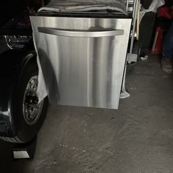 Dishwasher  Whirlpool 