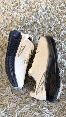Size 10 Altra Men’s  FWD VIA White Road Running Training Shoes ALOA85PN103.