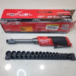 Milwaukee M12 FUEL INSIDER 12V Lithium-Ion Brushless Cordless 1/4 in. - 3/8 in. Extended Reach Box Ratchet (Tool-Only)