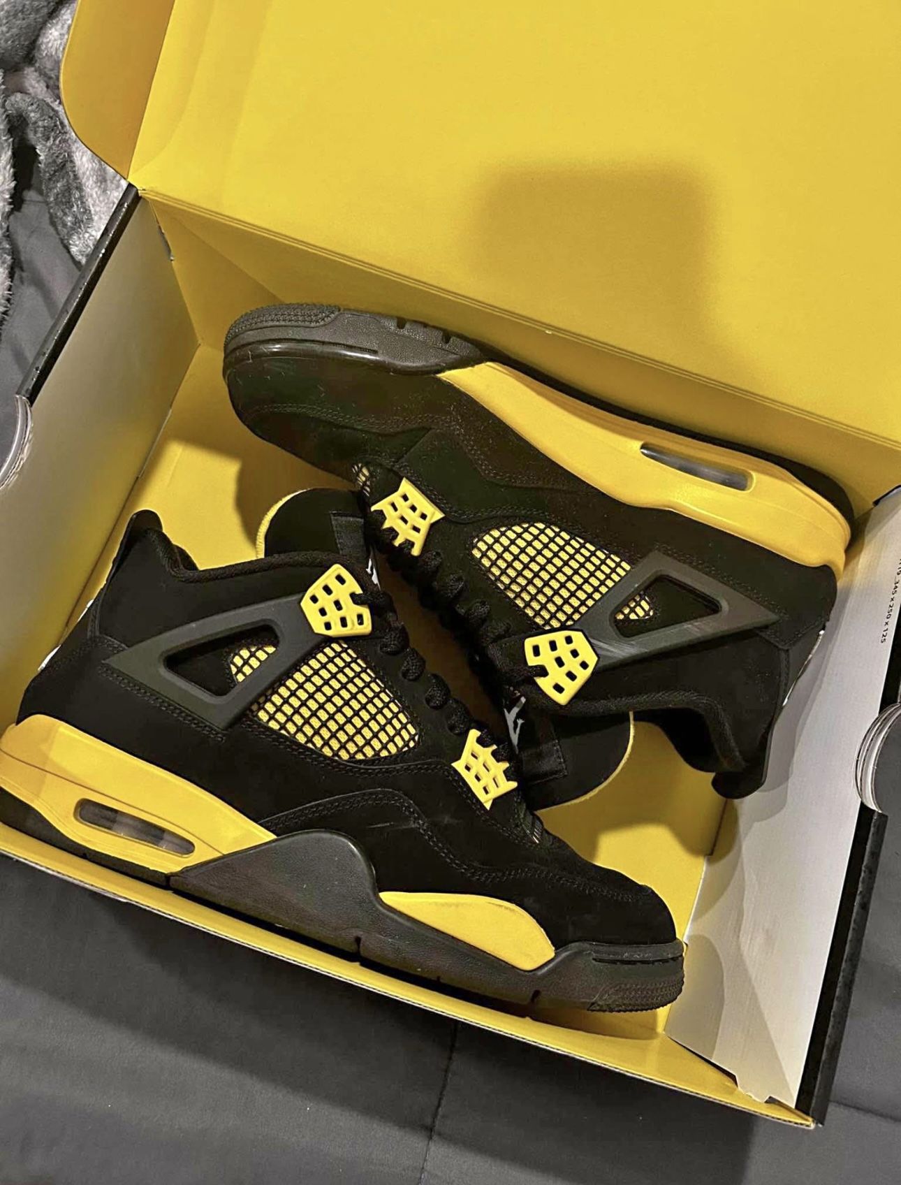 Jordan 4 Yellow Thunder