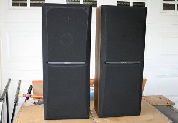 Pair Kenwood JL-504 3 way 140 watts floor speakers