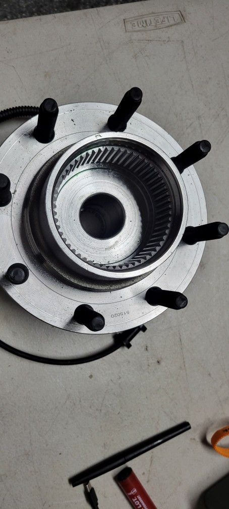 1999--2004 Ford F250 Super Duty, F350, Ford Excursion Front Wheel Bearing Hub