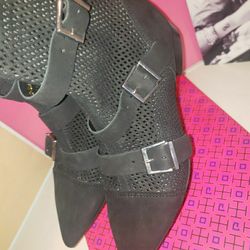 $150 MSRP GORGEOUS 😍 TOPSHOP EUROPEAN BOOTS SIZE 7.5 OR 38 EU