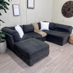 Fast Delivery Available — Thomasville “Tisdale” Gray Modular Modern 5pc U Sectional Couch
