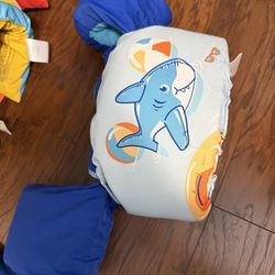 Life jakets and life vest for kids and toddlers