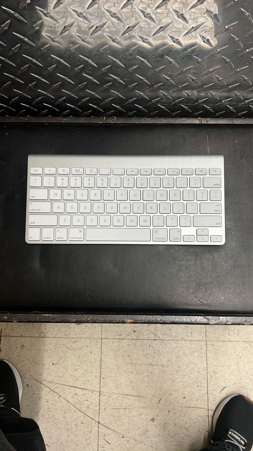 Apple A1314 Wireless Keyboard