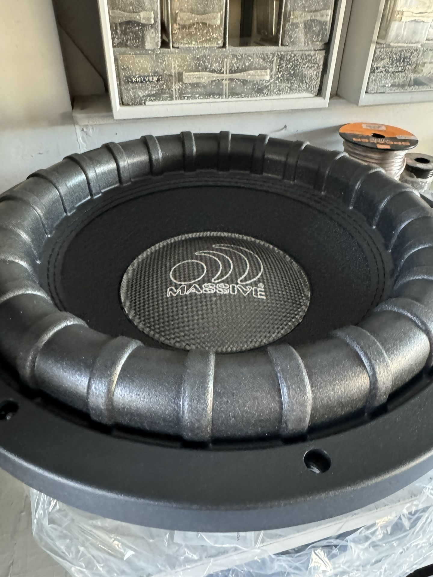 12” Massive Audio MGK