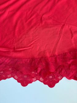 Vintage Christmas Red Tablecloth with Lace Trim – 64” x 84” Oblong / Oval