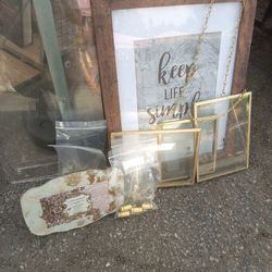 Hang it Up, the Kit to Make your Art Shine