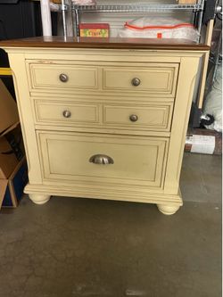 Dresser