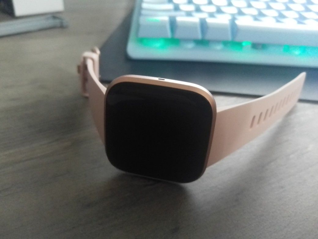 Fitbit Versa 2 Rose Gold Like New