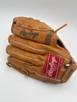 Baseballs gloves