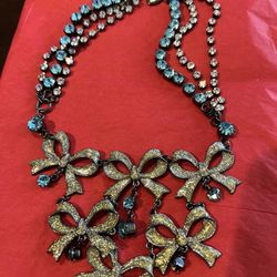 Beautiful Betsey Johnson necklace