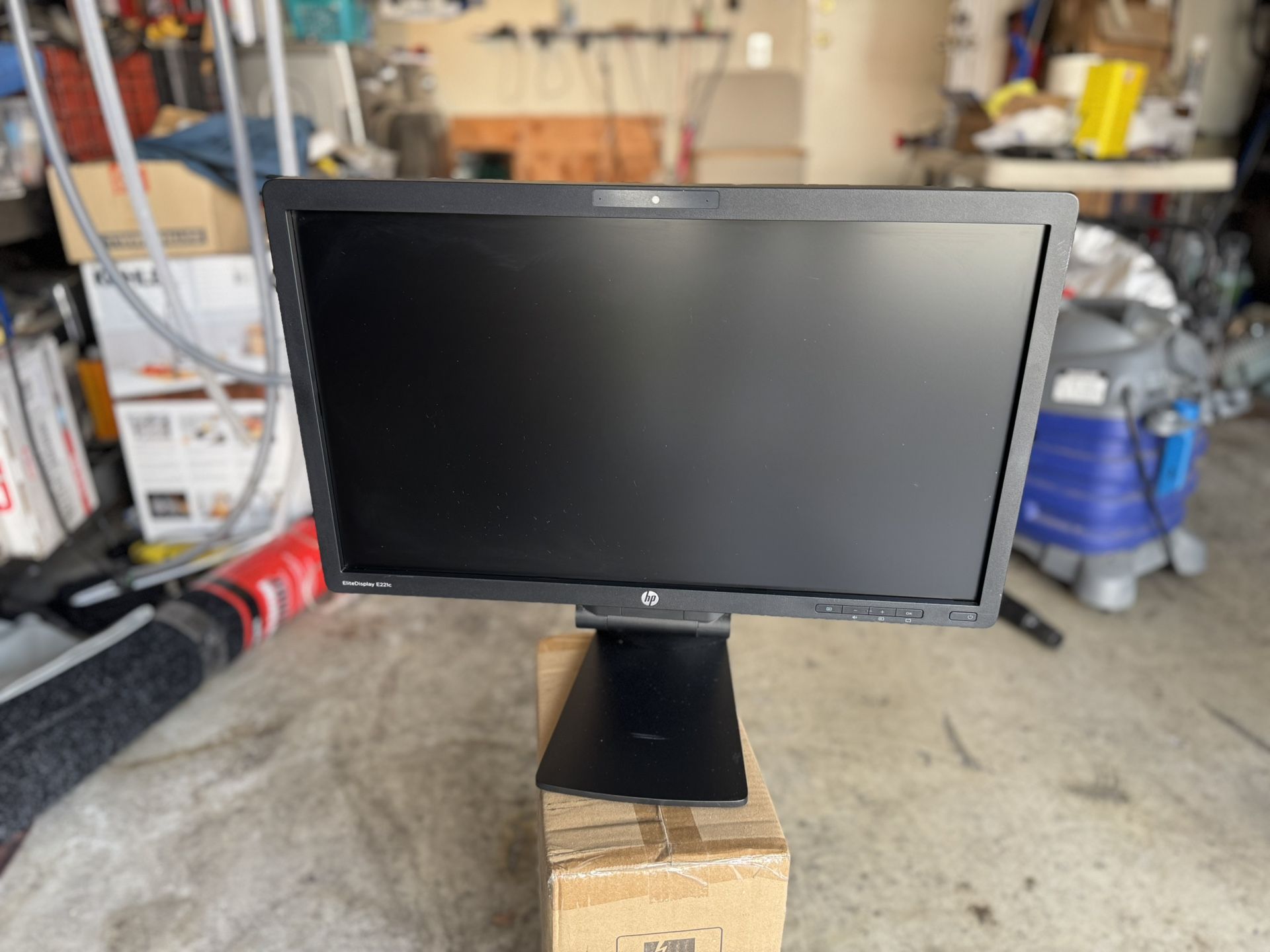 HP 21.5” Computer Monitor EliteDisplay E221c