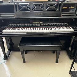 Piano Weinstein and Sons Piano 