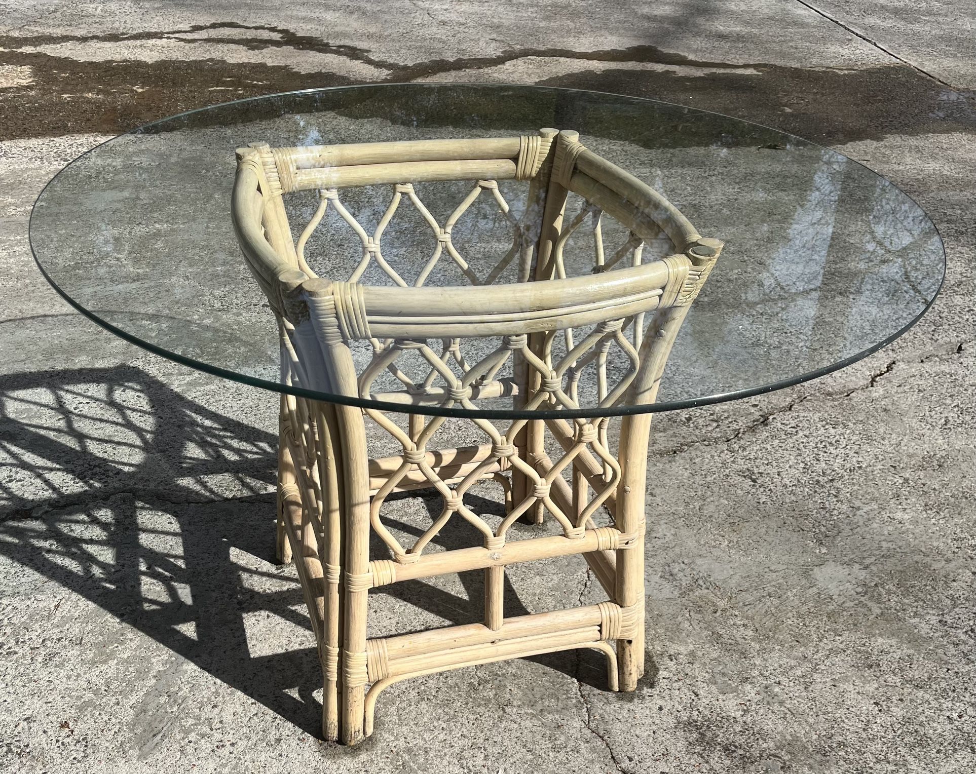 VINTAGE MID CENTURY ROUND RATTAN GLASS TOP TABLE